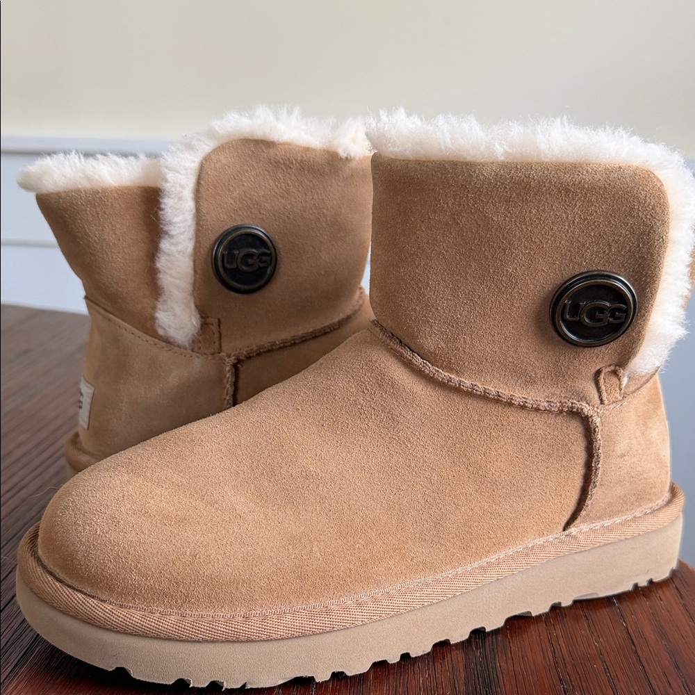UGG Chestnut Mini Bailey with Snaps Shearling Ank… - image 4